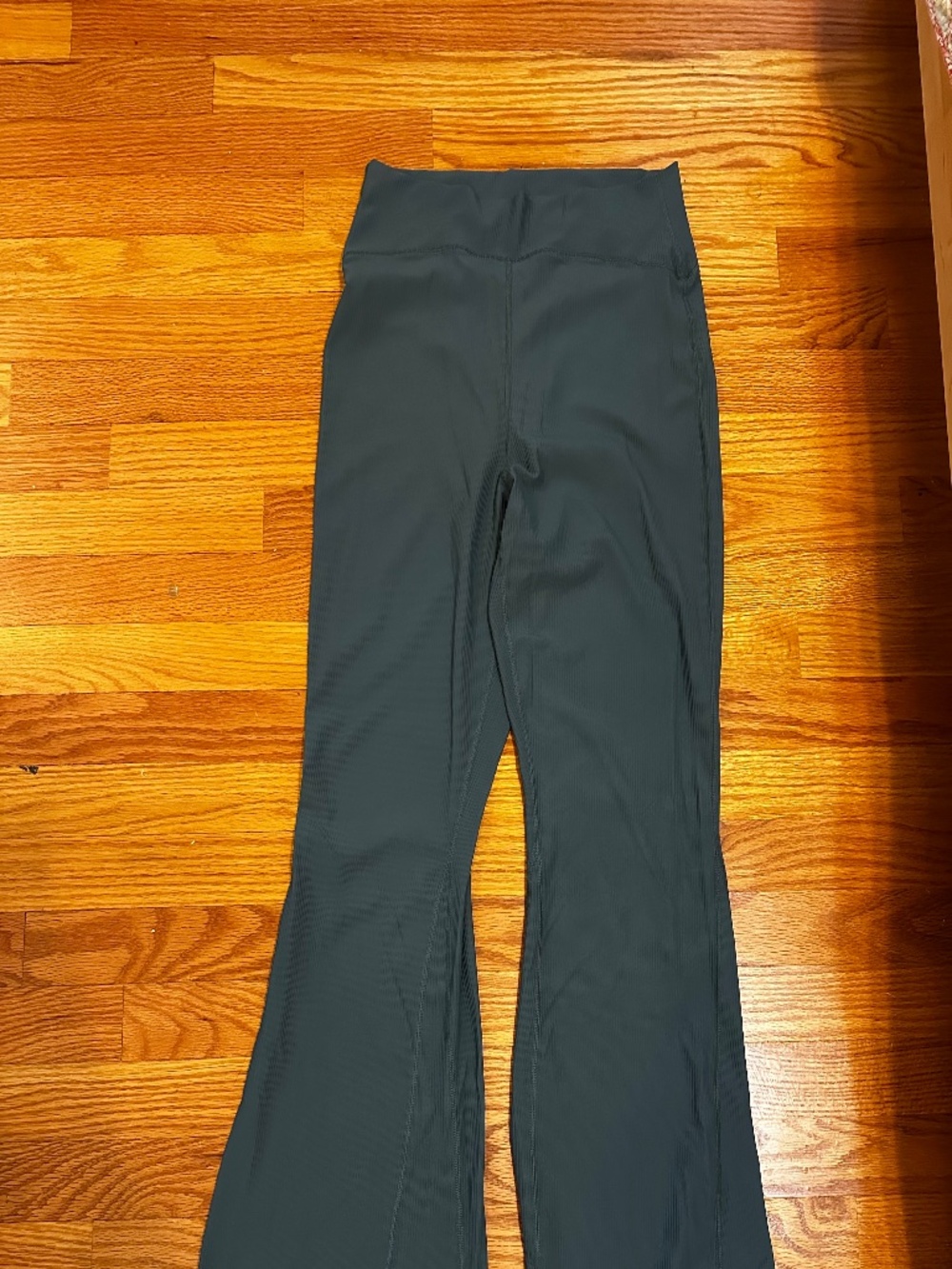 Old Navy Active Set - Size Large - Picture 4 of 6